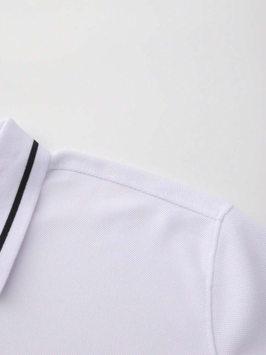 POLO ÉLÉGANT POUR LES JOURNÉES D'ÉTÉ AU TRAVAIL