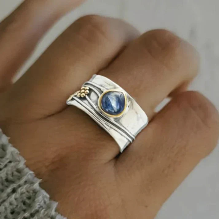 Bague Vintage avec Saphir Bleu