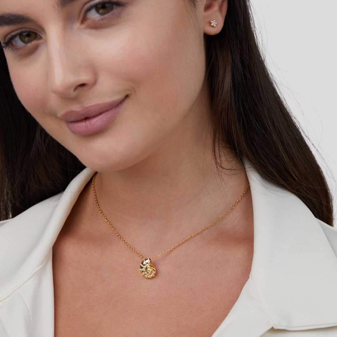 Collier avec Pendentif Coquillage et Cristal