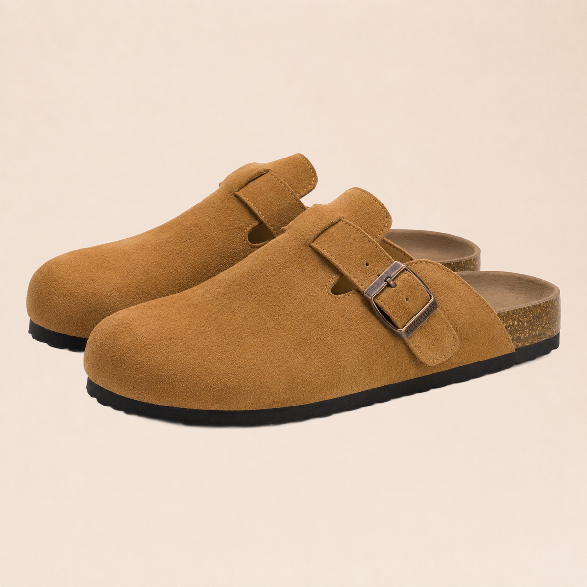 Sabots Oslo Camel sur fond beige